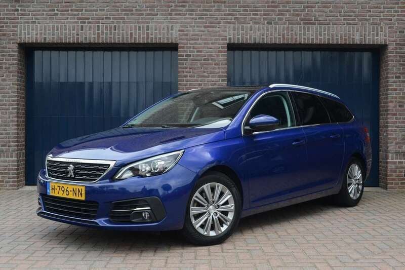 Blauw, metallic lak Gebruikt 2020 Peugeot 308 Premium Stationwagen | € 10.750 (Goede deal) - Afbeelding 1/4