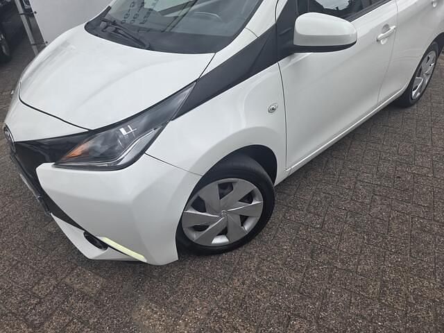 Occasion Toyota Aygo X-play 69 PK (50 kW) 2018 Wit Hatchback