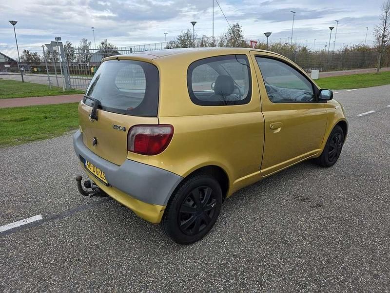 Occasion Toyota Yaris Terra 68 PK (50 kW) 1999 Goud Hatchback