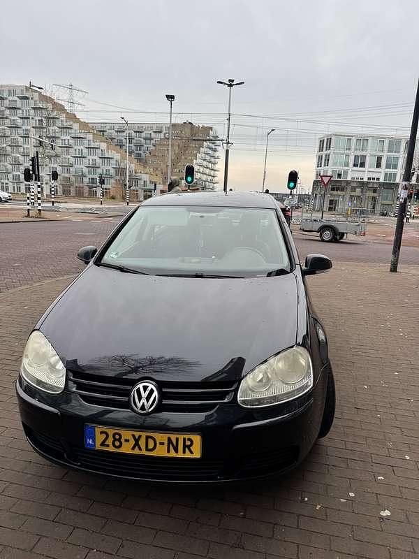 Occasion 2007 VW Golf Comfortline Sedan | € 2.600 (Goede deal) - Afbeelding 1/4
