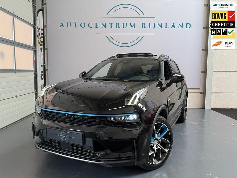 Zwart Gebruikt 2023 Lynk & Co 01 SUV | € 28.799 (Eerlijke prijs) - Afbeelding 1/4