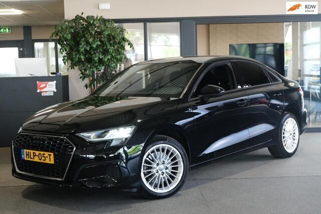 Zwart, metallic lak Gebruikt 2021 Audi A3 Proline Sedan | € 24.450 (Goede deal) - Afbeelding 1/4