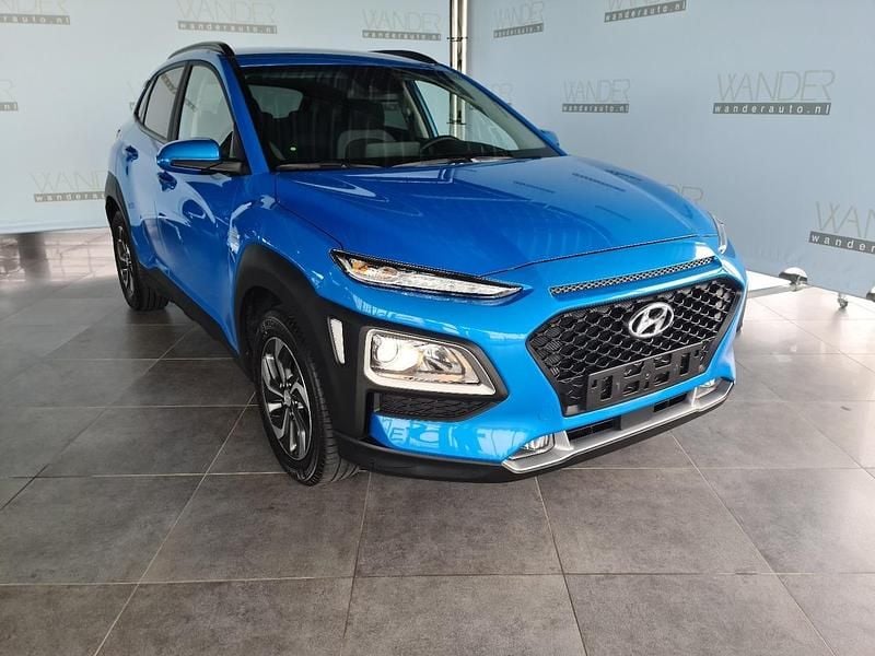 Blauw Gebruikt 2020 Hyundai Kona Trend SUV | € 21.880 (Eerlijke prijs) - Afbeelding 1/4