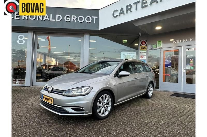 Grijs Occasion 2020 VW Golf VII Highline Stationwagen | € 19.900 (Goede deal) - Afbeelding 1/4