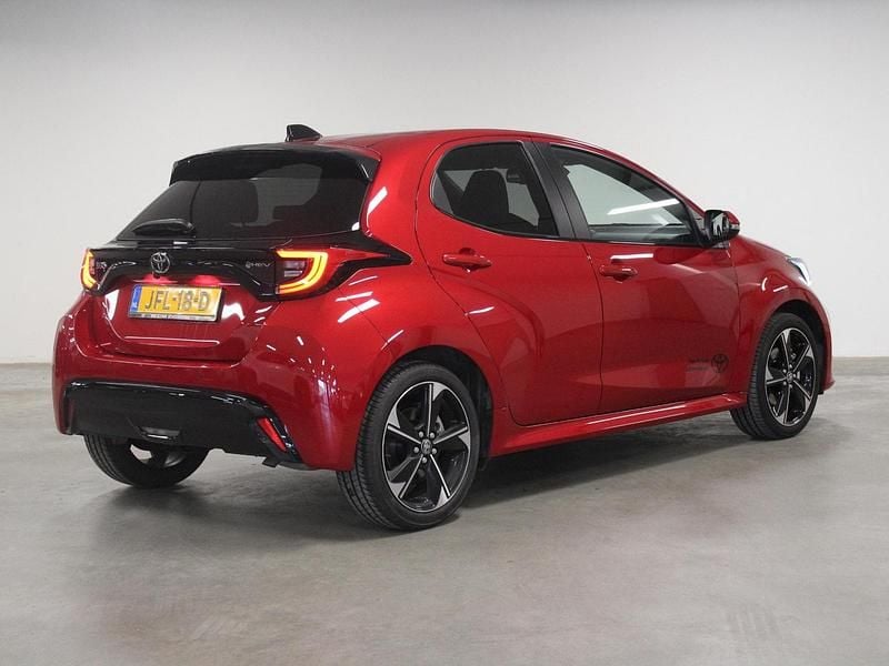 Occasion Toyota Yaris Executive 131 PK (96 kW) 2025 Rood Hatchback