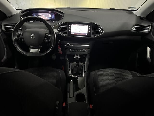 Occasion Peugeot 308 Active 111 PK (81 kW) 2020 Wit Hatchback