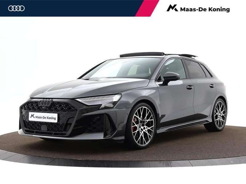 Grijs Nieuw 2024 Audi RS3 Sportback S-Line Hatchback | € 119.990 - Afbeelding 1/4