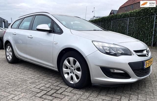 Grijs, metallic lak Gebruikt 2013 Opel Astra Business Stationwagen | € 3.250 (Eerlijke prijs) - Afbeelding 1/4
