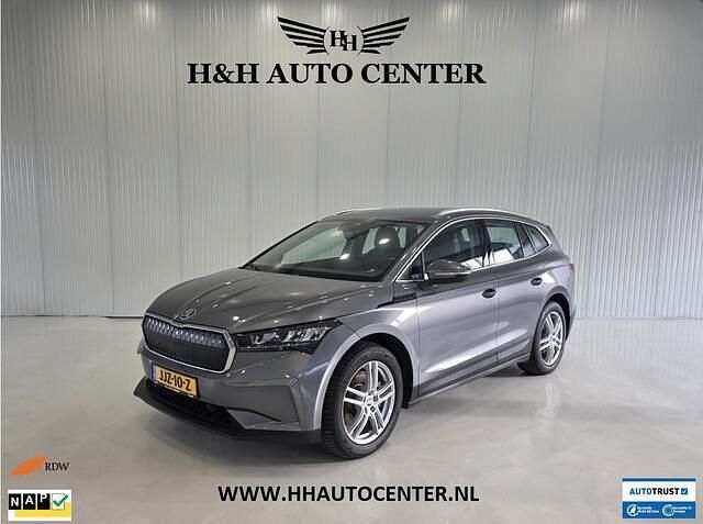 Grijs (metallic) Gebruikt 2024 Skoda Enyaq iV SUV | € 47.350 (Eerlijke prijs) - Afbeelding 1/4
