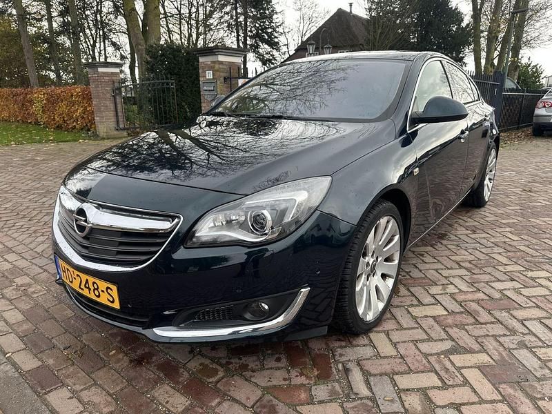 Groen Gebruikt 2015 Opel Insignia Cosmo Hatchback | € 8.950 (Super prijs) - Afbeelding 1/4