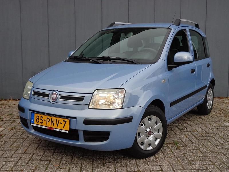 Blauw (metallic) Gebruikt 2011 Fiat Panda Hatchback | € 3.495 (Iets duurder) - Afbeelding 1/4