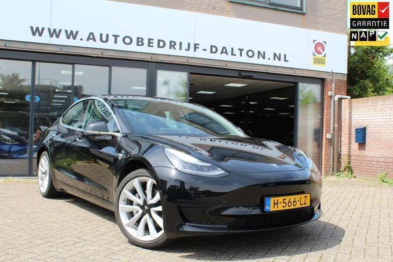 Zwart Gebruikt 2020 Tesla Model 3 Standard Range Sedan | € 20.950 (Eerlijke prijs) - Afbeelding 1/4