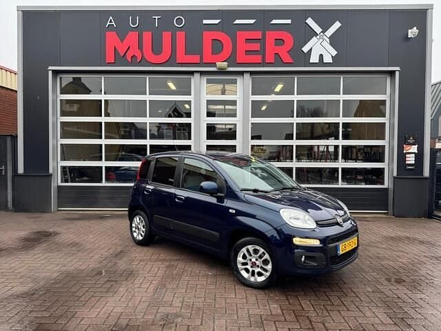Blauw (metallic) Occasion 2015 Fiat Panda Lounge MPV | € 6.450 (Eerlijke prijs) - Afbeelding 1/3