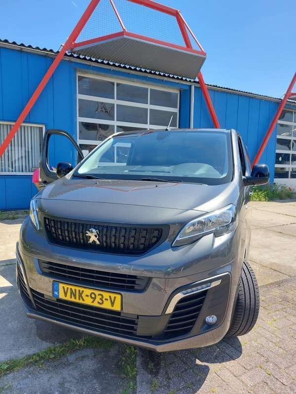 Grijs Gebruikt 2021 Peugeot Expert Van | € 22.000 (Duur) - Afbeelding 1/4