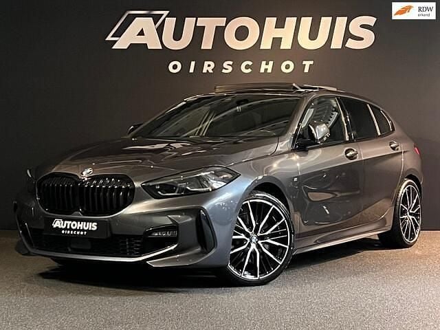 Occasion BMW 120 Executive 178 PK (130 kW) 2021 Grijs (metallic) Hatchback