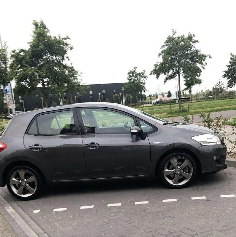 Grijs Gebruikt 2012 Toyota Auris MPV | € 7.900 - Afbeelding 1/4