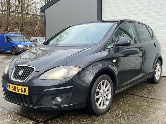 Zwart Occasion 2011 Seat Altea MPV | € 3.950 (Goede deal) - Afbeelding 1/4