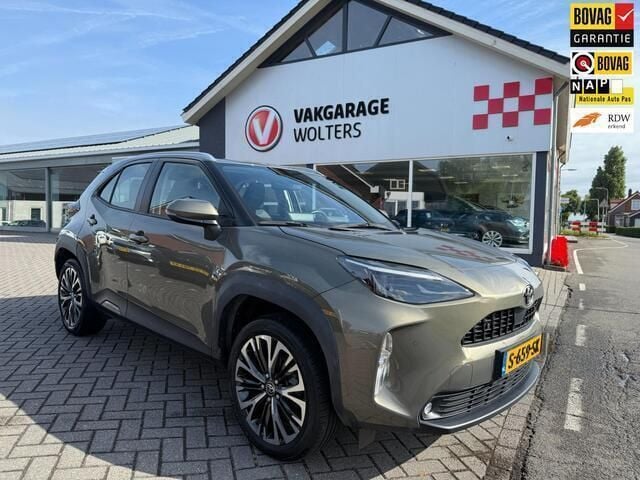 Grijs Gebruikt 2022 Toyota Yaris Cross Active SUV | € 24.950 (Eerlijke prijs) - Afbeelding 1/4