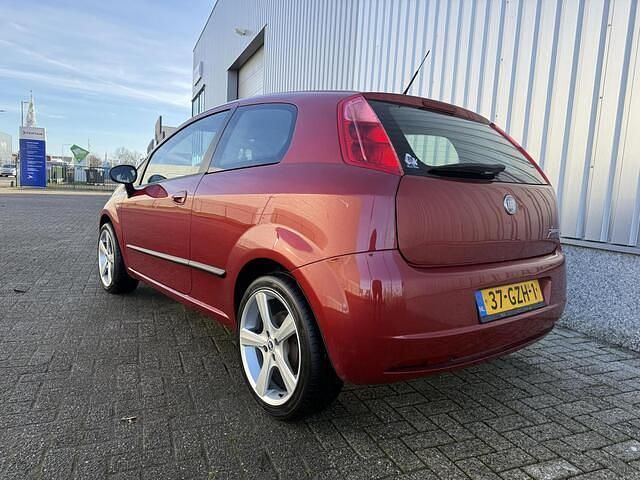 Occasion Fiat Grande Punto Active 77 PK (56 kW) 2008 Rood Hatchback