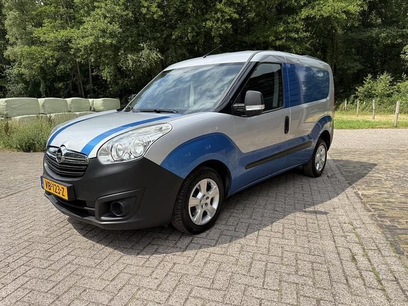 Grijs Gebruikt 2013 Opel Combo MPV | € 4.880 (Eerlijke prijs) - Afbeelding 1/4