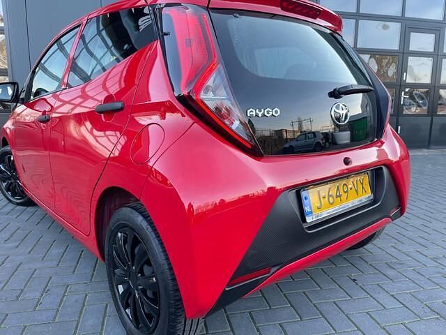 Occasion Toyota Aygo 72 PK (52 kW) 2020 Rood Hatchback