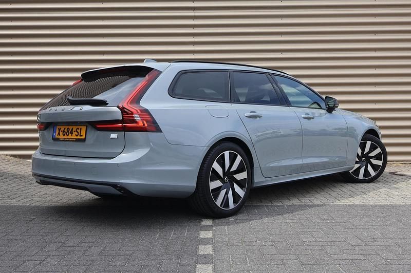 Occasion Volvo V90 Ultimate 2024 Grijs Stationwagen