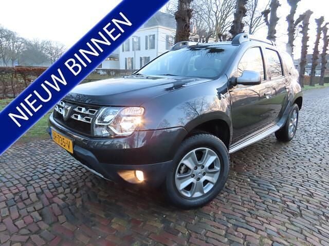 Grijs (metallic) Occasion 2016 Dacia Duster Prestige SUV | € 11.750 (Iets duurder) - Afbeelding 1/4