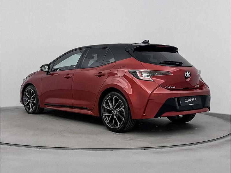 Occasion Toyota Corolla Executive 2026 Rood Hatchback