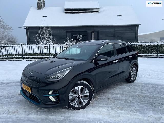 Zwart Occasion 2021 Kia e-Niro SUV | € 13.900 (Goede deal) - Afbeelding 1/4