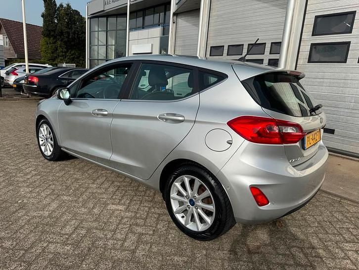 Occasion Ford Fiesta Titanium 101 PK (74 kW) 2017 Grijs Hatchback