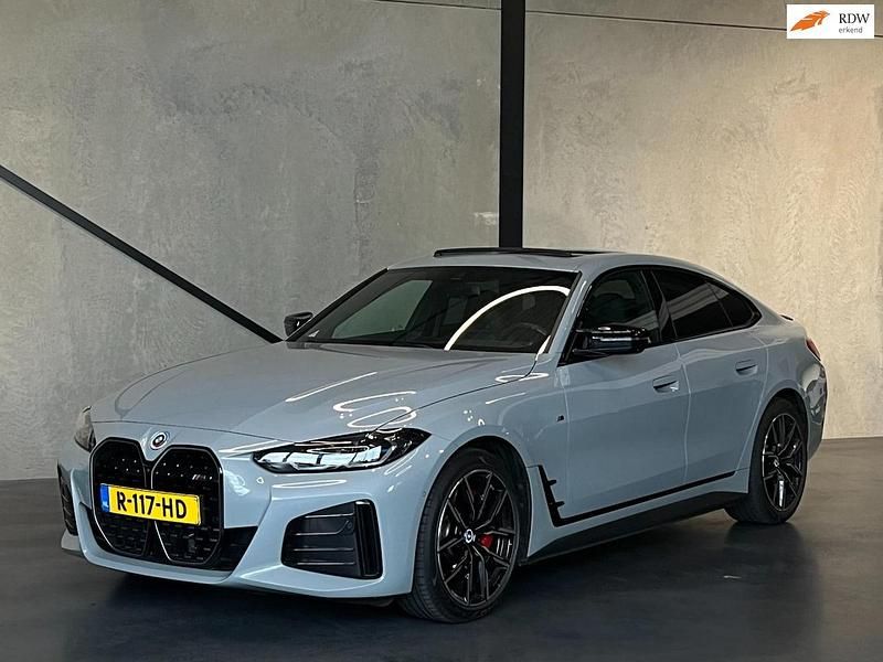 Grijs Gebruikt 2022 BMW i4 Executive Sedan | € 46.750 (Goede deal) - Afbeelding 1/4