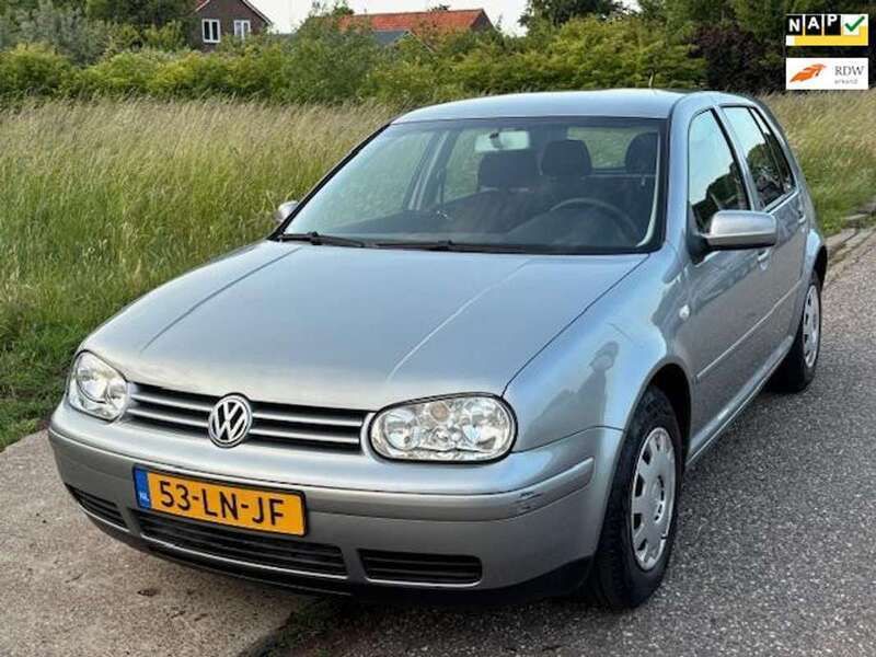 Grijs, metallic lak Gebruikt 2003 VW Golf IV Hatchback | € 2.499 (Eerlijke prijs) - Afbeelding 1/4
