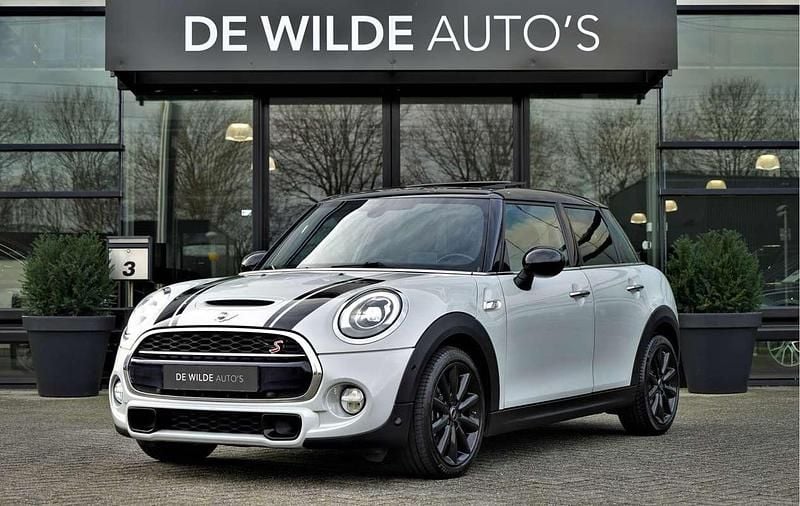 Wit Gebruikt 2015 Mini Cooper S Hatchback | € 15.900 (Eerlijke prijs) - Afbeelding 1/4