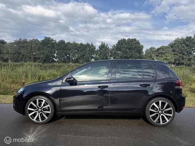Zwart Gebruikt 2010 VW Golf VI Highline Hatchback | € 8.500 - Afbeelding 1/4