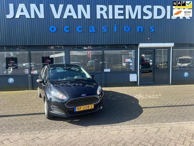 Zwart (metallic) Gebruikt 2014 Ford Fiesta Titanium Hatchback | € 4.795 (Eerlijke prijs) - Afbeelding 1/4