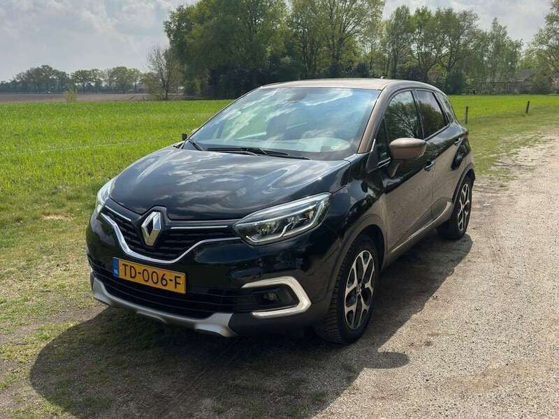 Zwart Gebruikt 2018 Renault Captur Intens SUV | € 14.000 (Iets duurder) - Afbeelding 1/4