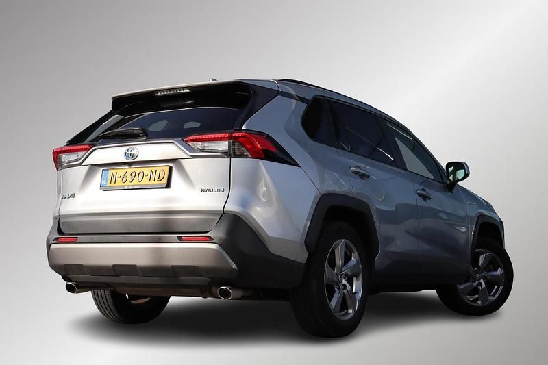 Occasion Toyota RAV4 Hybrid 218 PK (160 kW) 2021 Grijs SUV