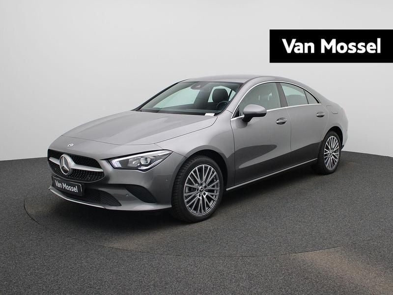Grijs Gebruikt 2023 Mercedes CLA250 Business Sedan | € 33.945 (Super prijs) - Afbeelding 1/3