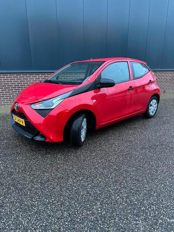 Gebruikt 2018 Toyota Aygo Hatchback | € 5.995 (Goede deal) - Afbeelding 1/4