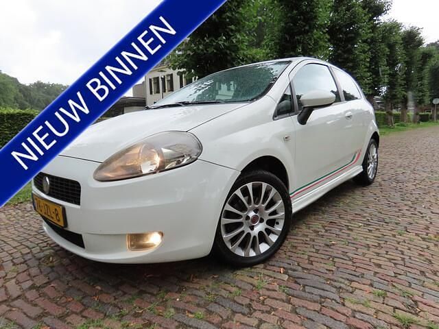 Wit Gebruikt 2009 Fiat Grande Punto Hatchback | € 2.950 (Iets duurder) - Afbeelding 1/4
