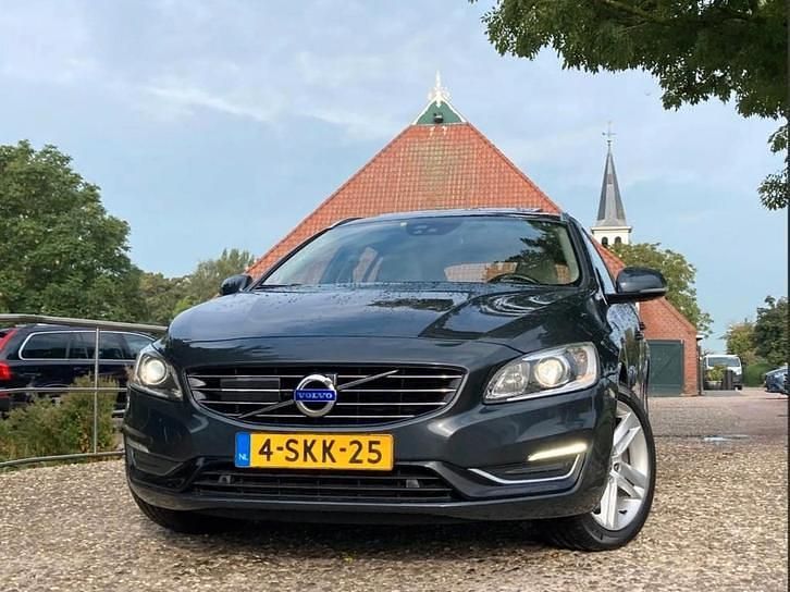 Occasion 2013 Volvo V60 Stationwagen | € 9.995 (Iets duurder) - Afbeelding 1/4