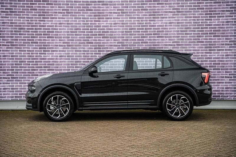 Nieuw Lynk & Co 01 2025 Zwart SUV