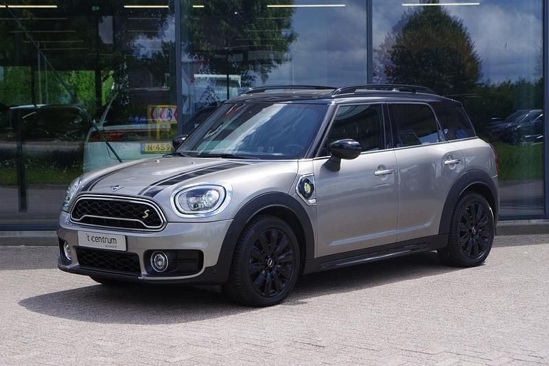 Grijs, metallic lak Gebruikt 2020 Mini Cooper Countryman Chili SUV | € 26.250 (Super prijs) - Afbeelding 1/4