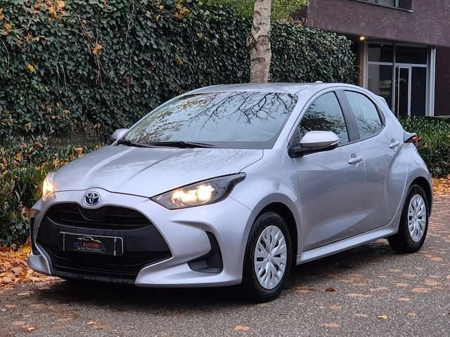 Occasion Toyota Yaris Hybrid Active 2022 Grijs (metallic) Hatchback