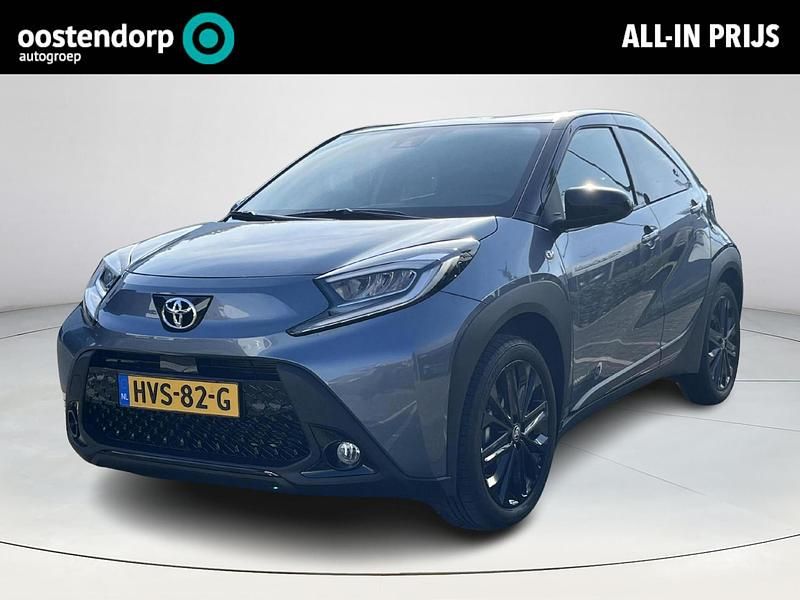 Grijs Gebruikt 2025 Toyota Aygo X Pulse SUV | € 24.995 - Afbeelding 1/4