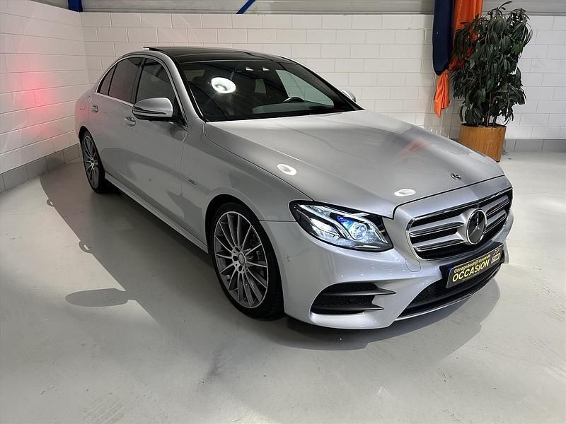 Grijs Gebruikt 2016 Mercedes E220 AMG line Sedan | € 27.650 (Duur) - Afbeelding 1/4