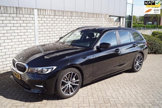 Zwart Gebruikt 2020 BMW 330 Comfort Edition Stationwagen | € 27.850 (Super prijs) - Afbeelding 1/4