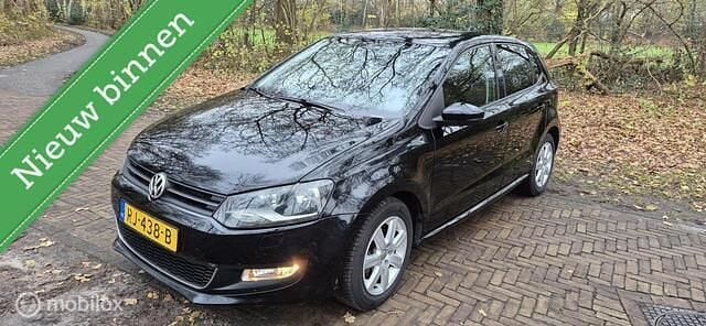 Zwart Gebruikt 2010 VW Polo Highline Hatchback | € 4.499 (Goede deal) - Afbeelding 1/4