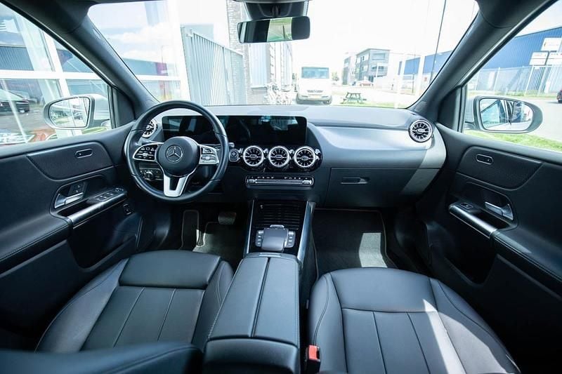 Occasion Mercedes B250e Luxury 218 PK (160 kW) 2021 Zilver (metallic) MPV