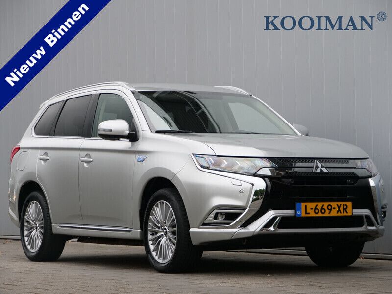 Grijs Gebruikt 2021 Mitsubishi Outlander P-HEV Intense SUV | € 28.695 (Eerlijke prijs) - Afbeelding 1/4
